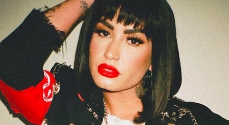 Parada de álbuns dos EUA tem Demi Lovato estreando no top 10 e Madonna fazendo história