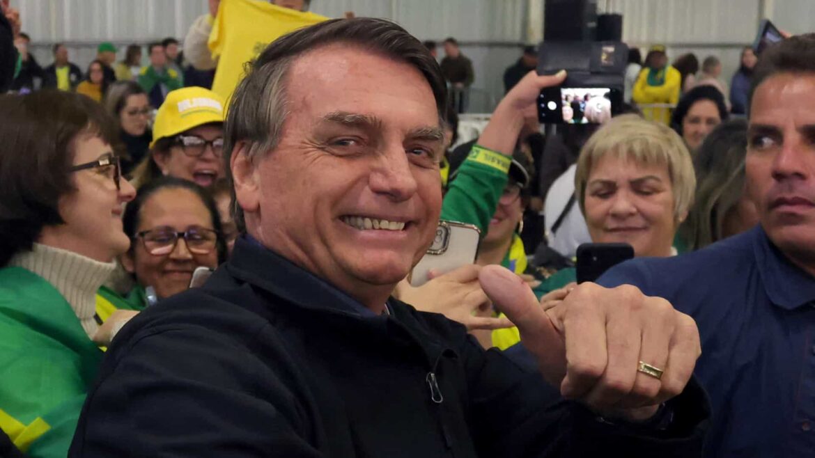 Bolsonaro participa de culto em BH nesta quarta-feira (12)