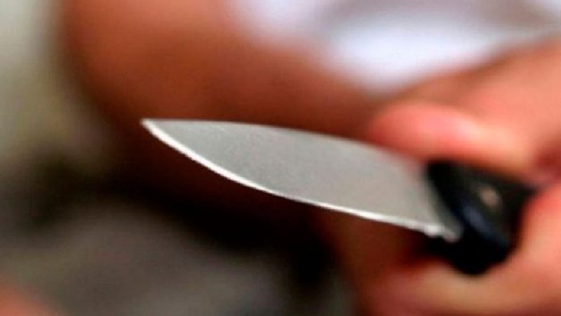 Homem é esfaqueado e deixado para morrer em área de mata