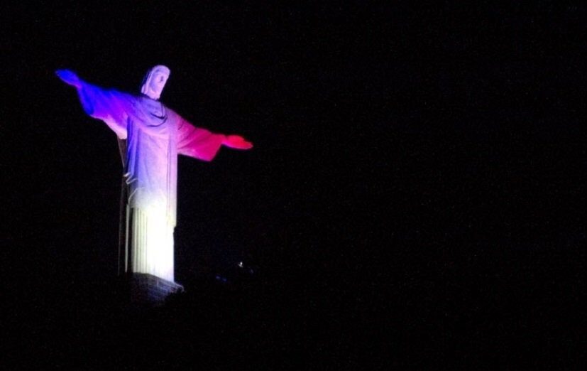 Cristo Redentor é iluminado com cores do Reino Unido em homenagem à rainha