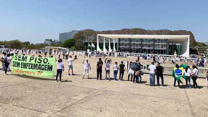 Piso da Enfermagem: presidente assegura pagamento e comemora voto de Fachin