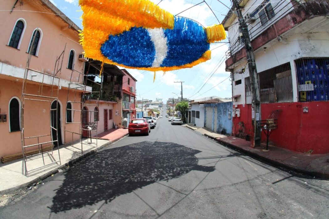 Programa ‘Asfalta Manaus’ beneficia famosa rua da Copa, no bairro Alvorada