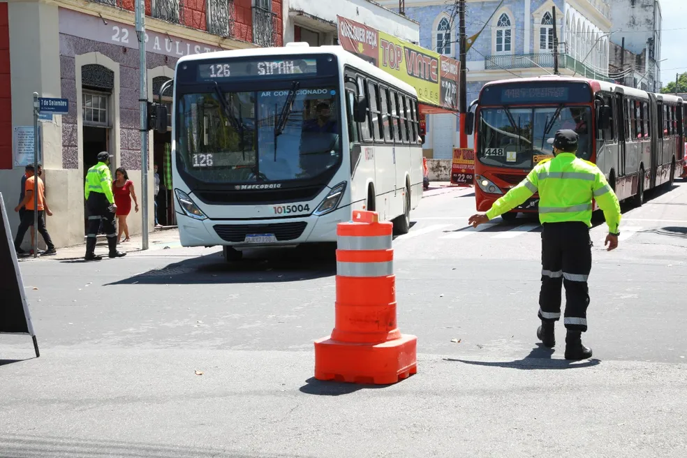 Ônibus farão viagens extras após meia-noite em Manaus para o Passo a Paço 2022