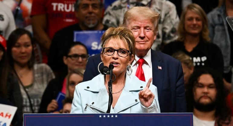 Aliada de Donald Trump, Sarah Palin perde eleição especial para democrata no Alasca