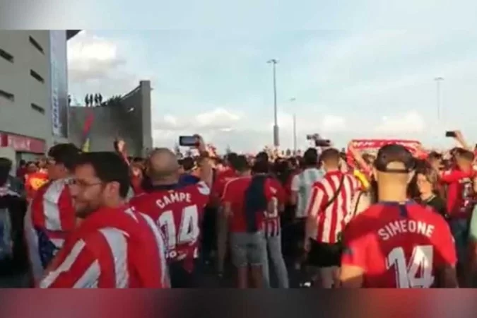 Racismo em Madrid: torcida do Atlético chama Vini Jr de "macaco"