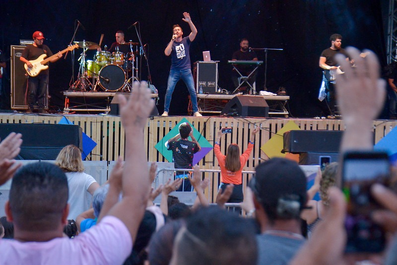 Louvores e orações do Missionário Tony Allysson emocionam público no último dia do #SouManaus