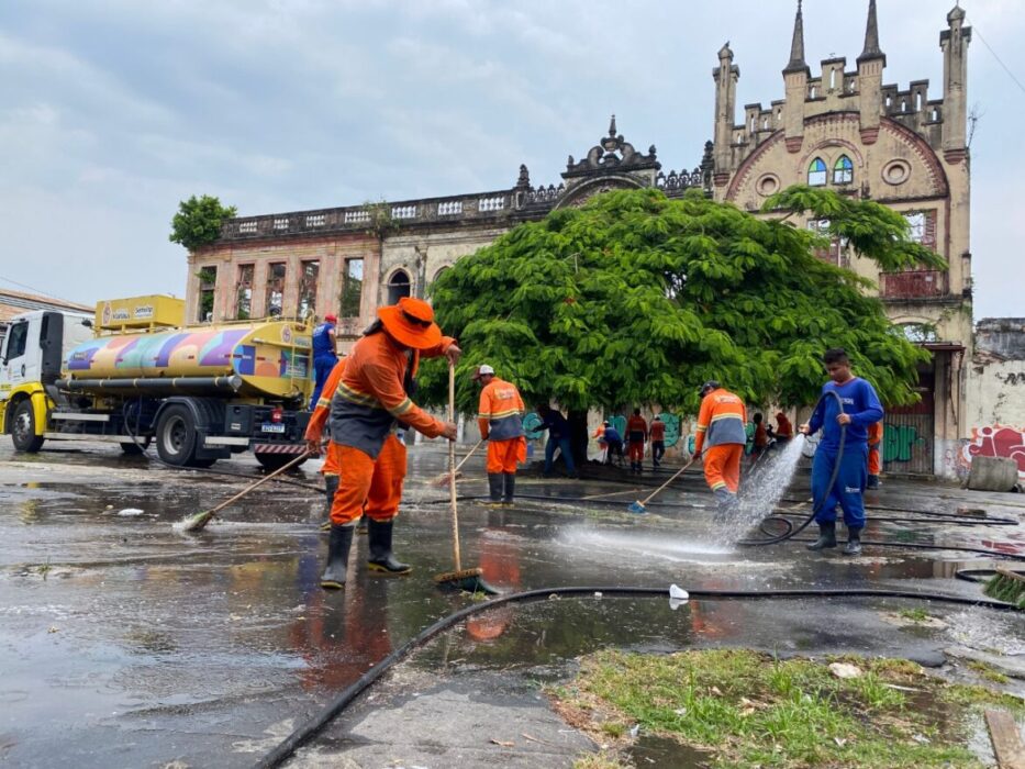 Prefeitura realiza diversos serviços de limpeza para a realização do ‘#SouManaus Passo a Paço 2022’