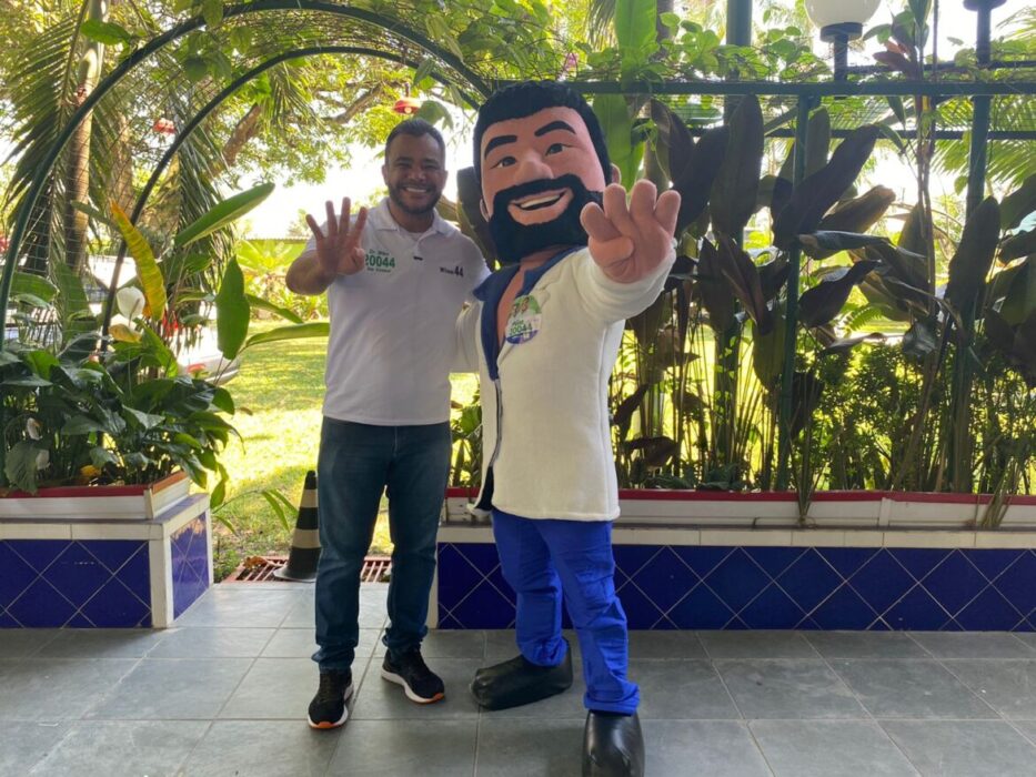 Com Mikão e jingle 'chiclete', Dr. Mike desponta como um dos favoritos do povo do Amazonas