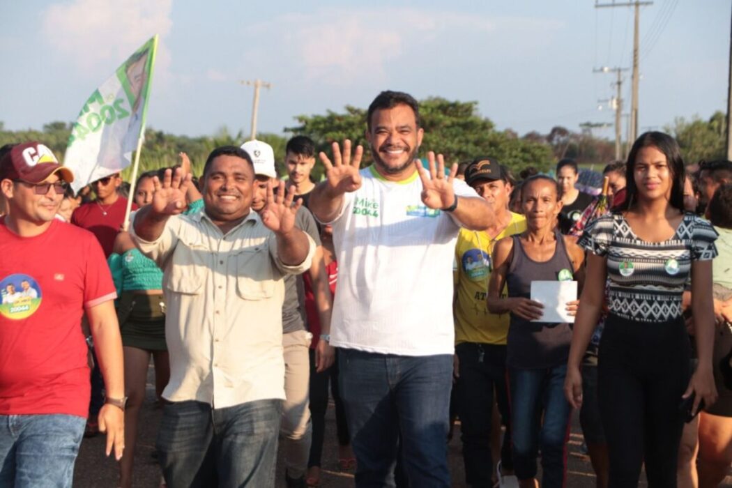 Dr. Mike viaja pelos municípios do Alto Rio Negro e Solimões para levar suas propostas para o interior do estado