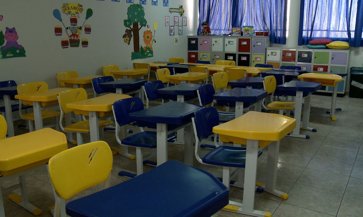 Pais podem negociar reajuste nas mensalidades com as escolas