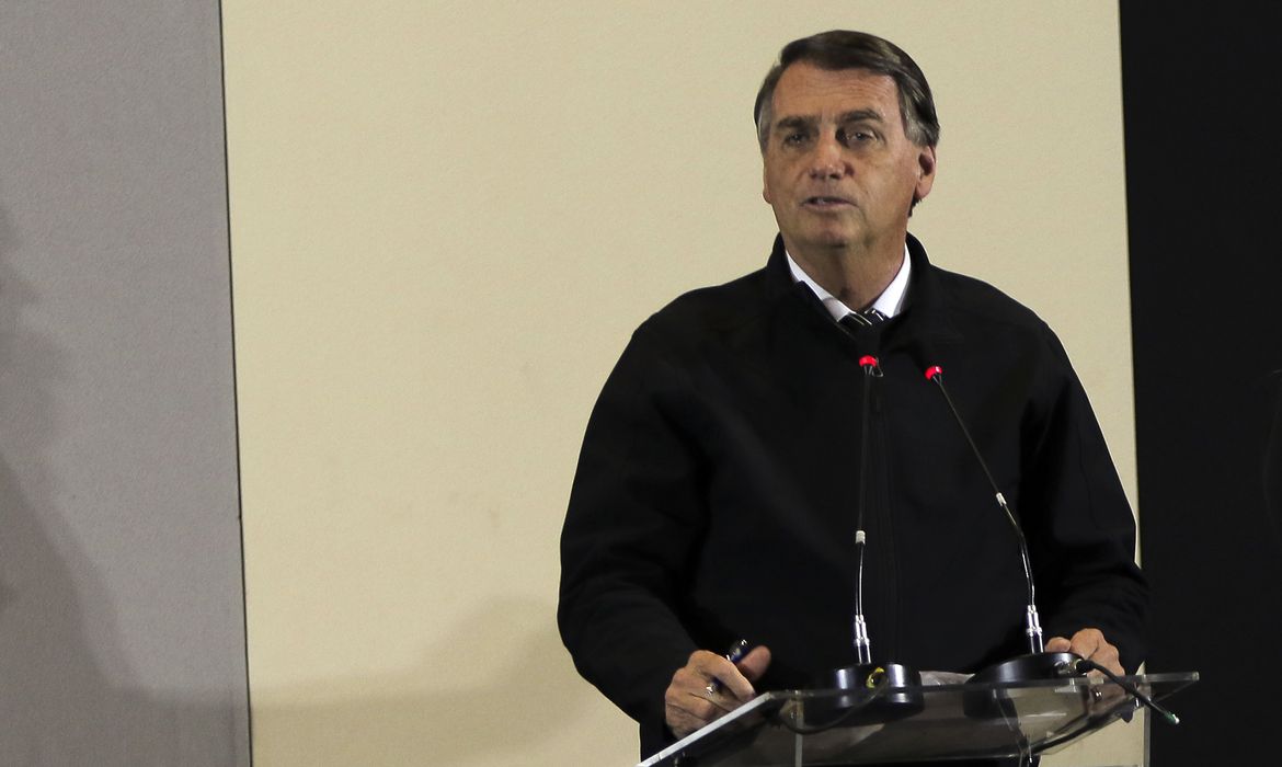 Bolsonaro promete recriar Ministério da Indústria se for reeleito