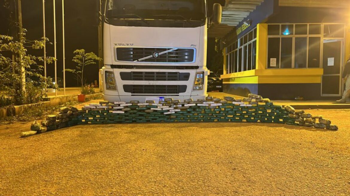 Polícia apreende mais de 200kg de cocaína no Acre