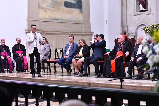 Prefeito David Almeida destaca atuação da Igreja Católica na Amazônia durante cerimônia de acolhida do cardeal dom Leonardo Steiner