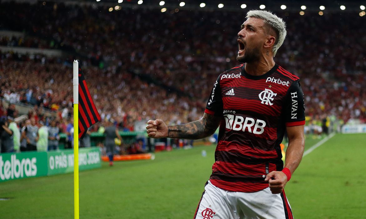 Copa do Brasil: Flamengo derrota São Paulo no Maracanã e chega à final