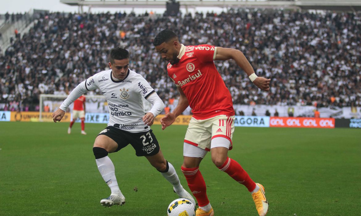 Brasileiro: Corinthians e Internacional ficam no 2 a 2 em Itaquera