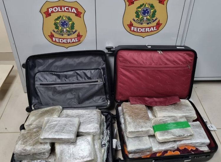 Cerca de 28 kg de maconha são apreendidos em bagagens no aeroporto 