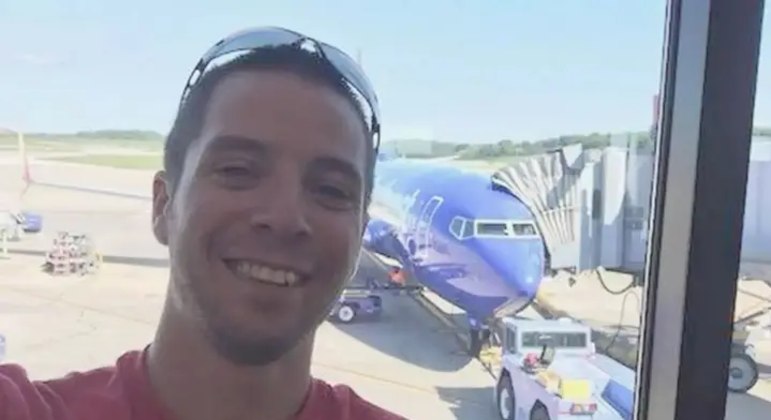 Homem que furtou avião nos EUA é acusado de ameaça terrorista