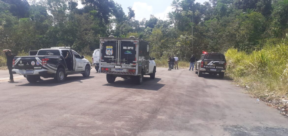 Ossada humana é encontrada em área de mata em Iranduba