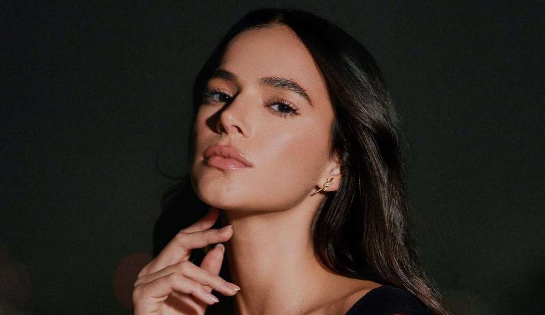 Bruna Marquezine critica a mídia e objetificação sofrida na adolescência