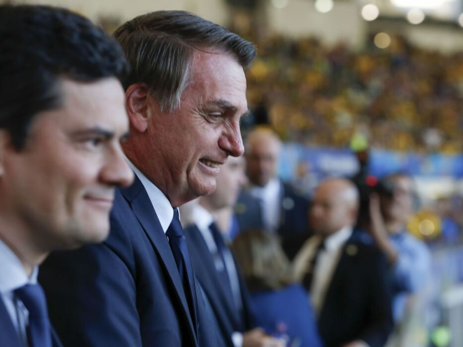 Bolsonaro comemora apoio de Moro e elogia ex-juiz: 'Mostrou o que é corrupção no Brasil'