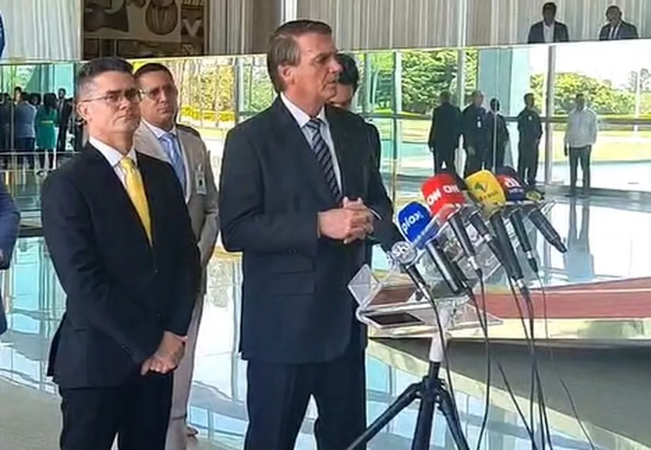 Vídeo: Presidente Jair Bolsonaro recebe apoio do prefeito David Almeida