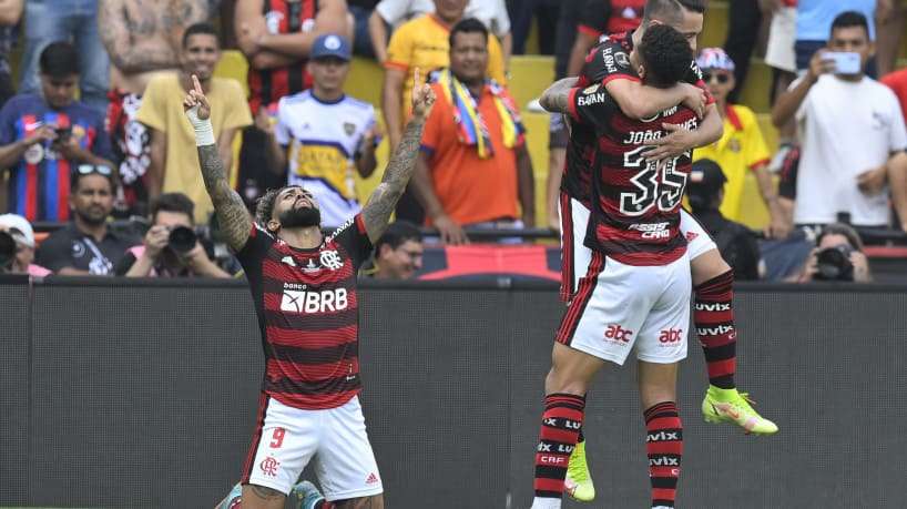 Flamengo vence Athletico-PR com gol de Gabigol e entra pra história com tri da Libertadores