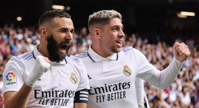 Real Madrid bate o Barcelona em clássico no Espanhol com gols de Benzema, Valverde e Rodrygo