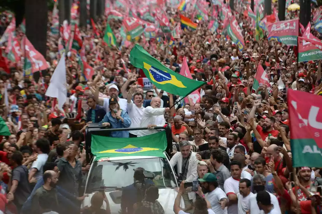 Lula sobre apoio de Zema a Bolsonaro: 'Povo não é gado'