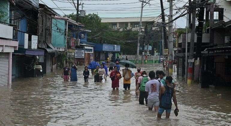 Tempestade tropical Nalgae se afasta das Filipinas após deixar 48 mortos no país