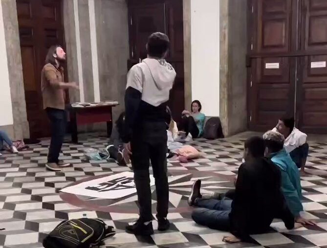 Vídeo: estudantes da UFRJ brigam com socos e tapas após suposta declaração fascista