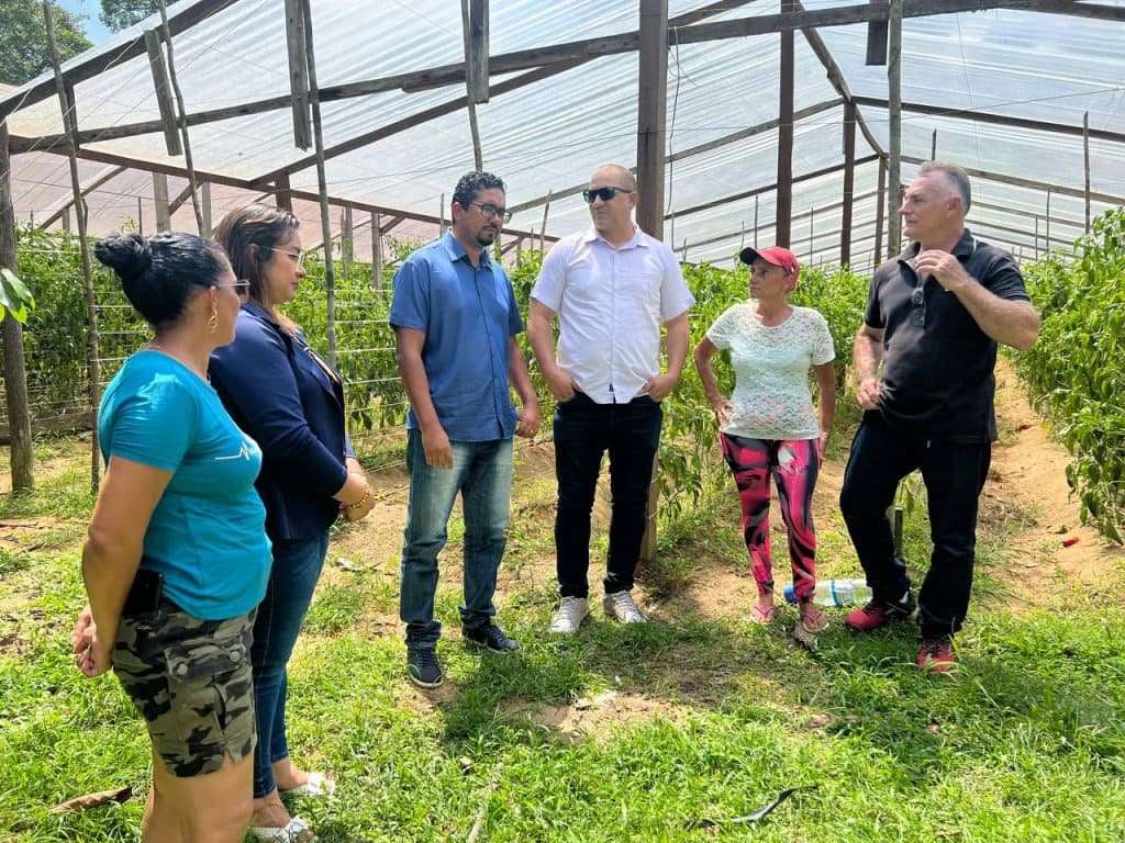 Prefeitura de Manaus visita agricultores do Projeto de Assentamento Tarumã-Mirim