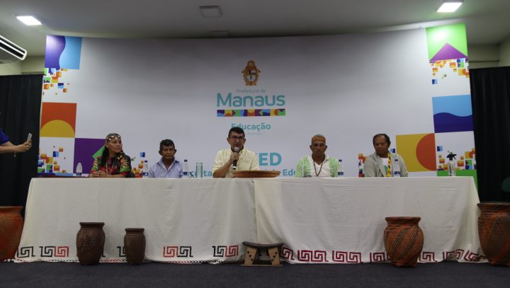 Prefeitura de Manaus realiza ‘Roda de Conversa dos Anciãos Indígenas’ com professores da modalidade da rede municipal