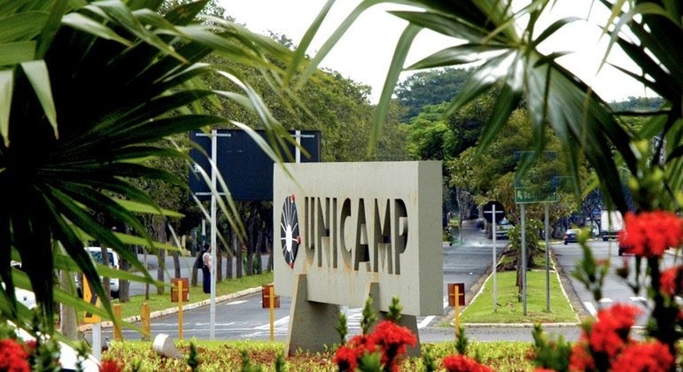 Unicamp desligou mais de mil estudantes que não apresentaram comprovante de vacina