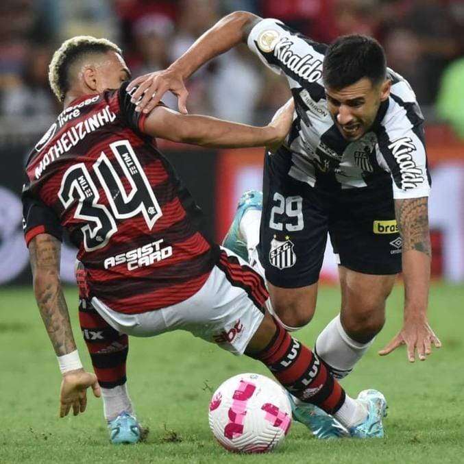 Juízes revoltados com o afastamento público dos árbitros que erraram em pênalti absurdo, no jogo Flamengo e Santos