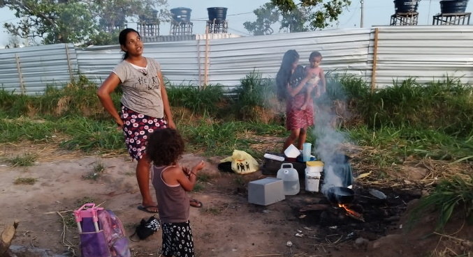 'Aqui tem um futuro para minha filha', diz venezuelana que fugiu da fome