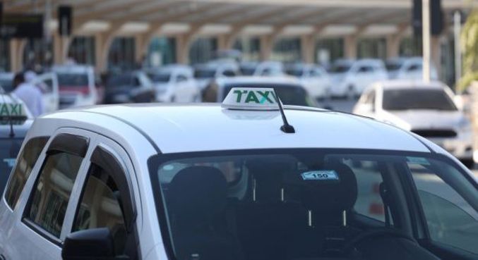 Benefícios Caminhoneiro e Taxista de novembro e dezembro têm pagamento antecipado; veja datas