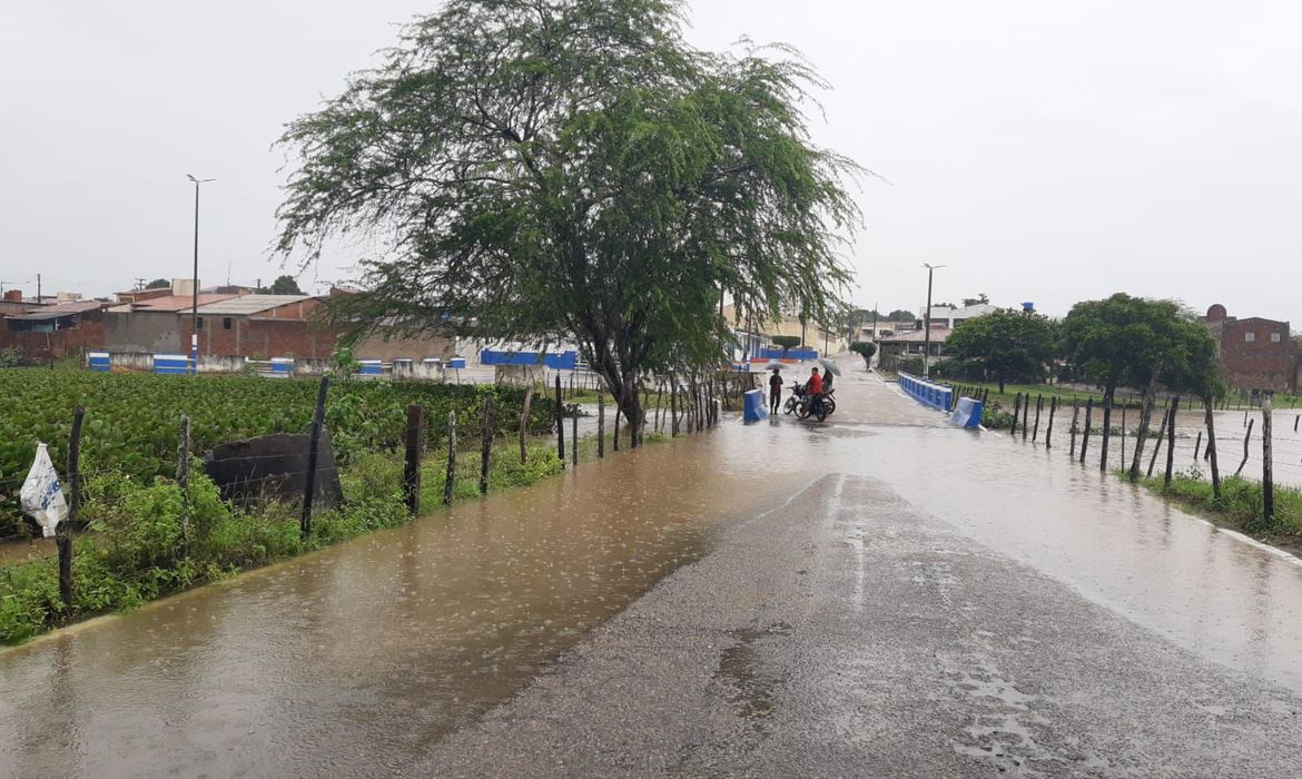 Defesa Civil Nacional alerta sobre tempestades no centro-sul do país