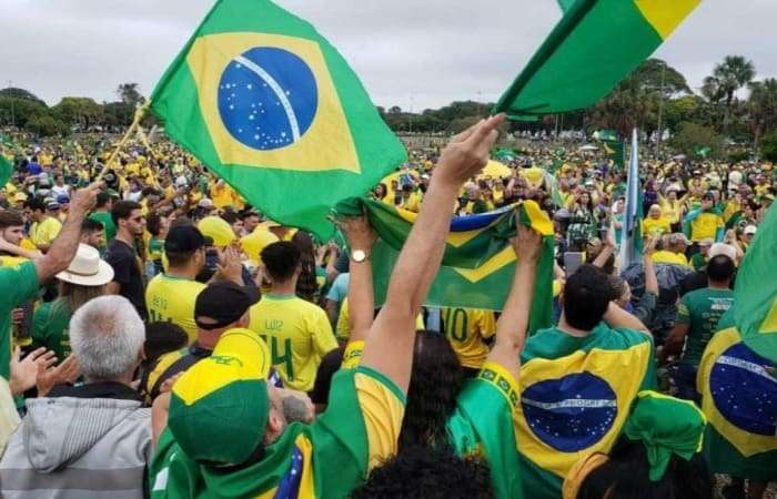 Bolsonaristas organizam mais um ato de manifestação para o feriado