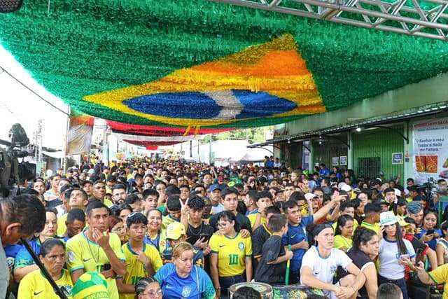 Morro da Liberdade transmite estreia do Brasil na Copa do Mundo para mais de 10 mil torcedores