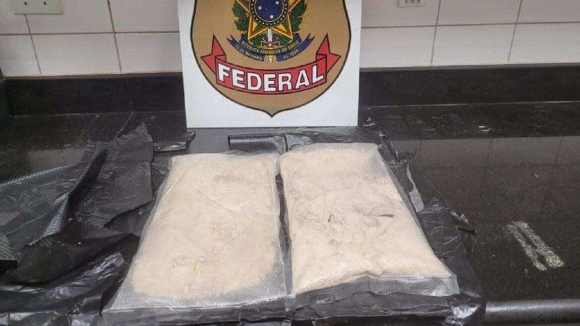 Manauara é presa em aeroporto do Rio de Janeiro com 2,5Kg de cocaína na bagagem