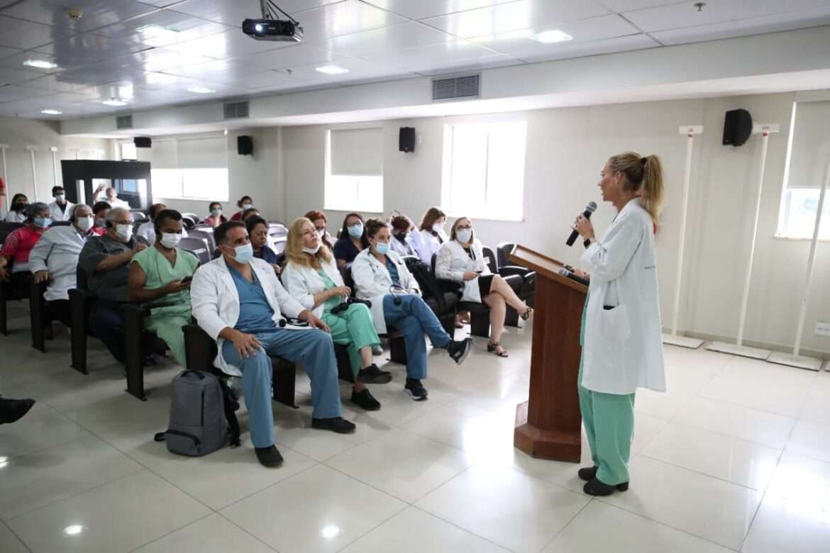 Saúde da mulher: Equipe da FCecon recebe delegação médica de Israel para troca de conhecimento