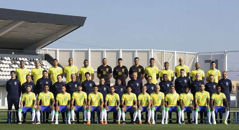 CBF divulga foto oficial da delegação brasileira para a Copa do Mundo de 2022