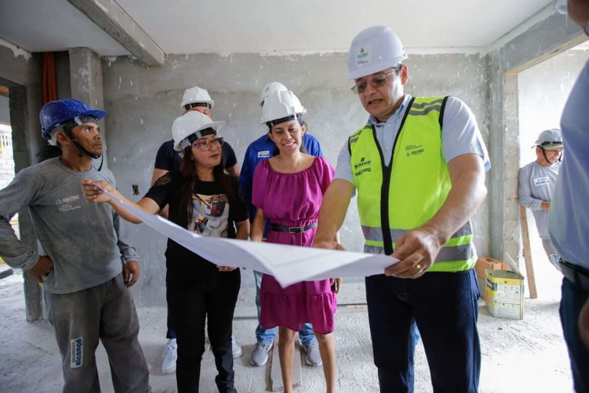 Beneficiárias do novo Prosamin+ conhecem apartamentos onde vão morar