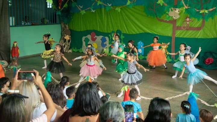 Creche municipal da Prefeitura de Manaus encerra ações de 2022 de projeto voltado ao balé