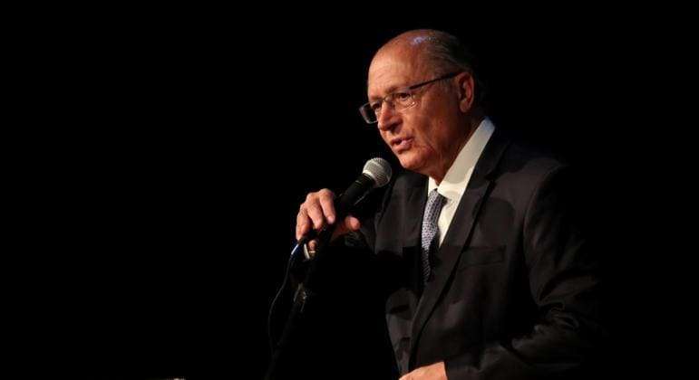 Alckmin vai extinguir cargo ocupado por militares na Vice-Presidência