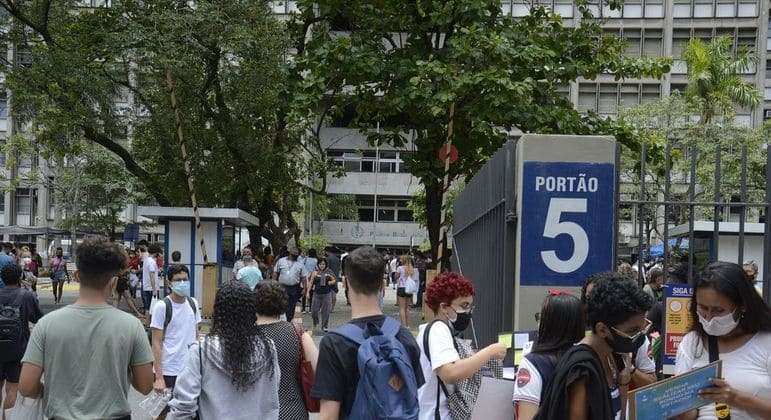 Estudantes já podem acessar o cartão de confirmação do Enem