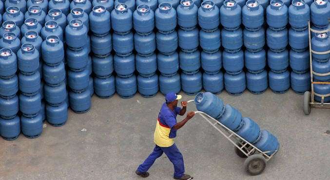 Gás de cozinha está 5,2% mais barato nas refinarias a partir de hoje