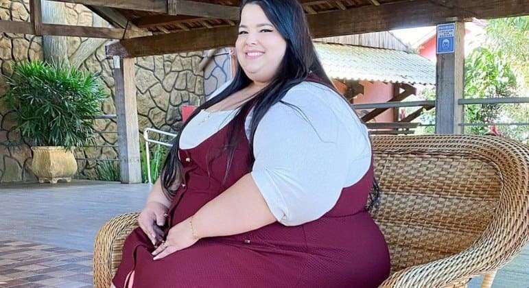 Modelo diz ter sido barrada em voo da Qatar Airways do Líbano para o Brasil por ser 'gorda demais'