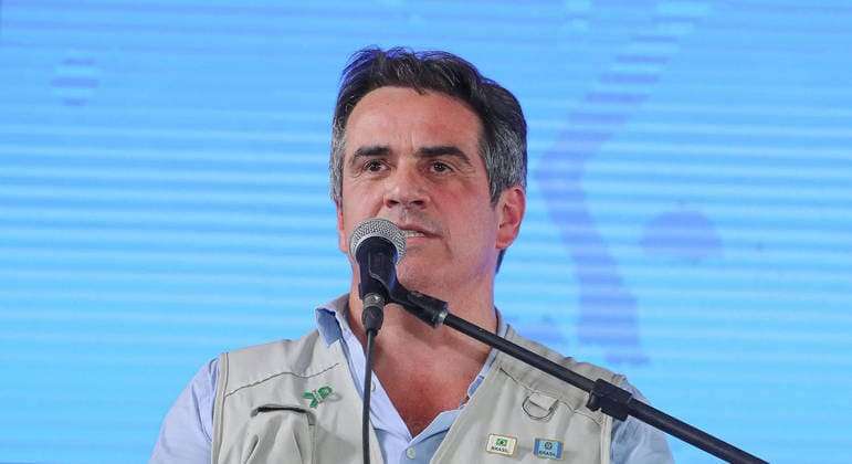 Ministro da Casa Civil defende retirada do Auxílio Brasil do teto de gastos por um ano