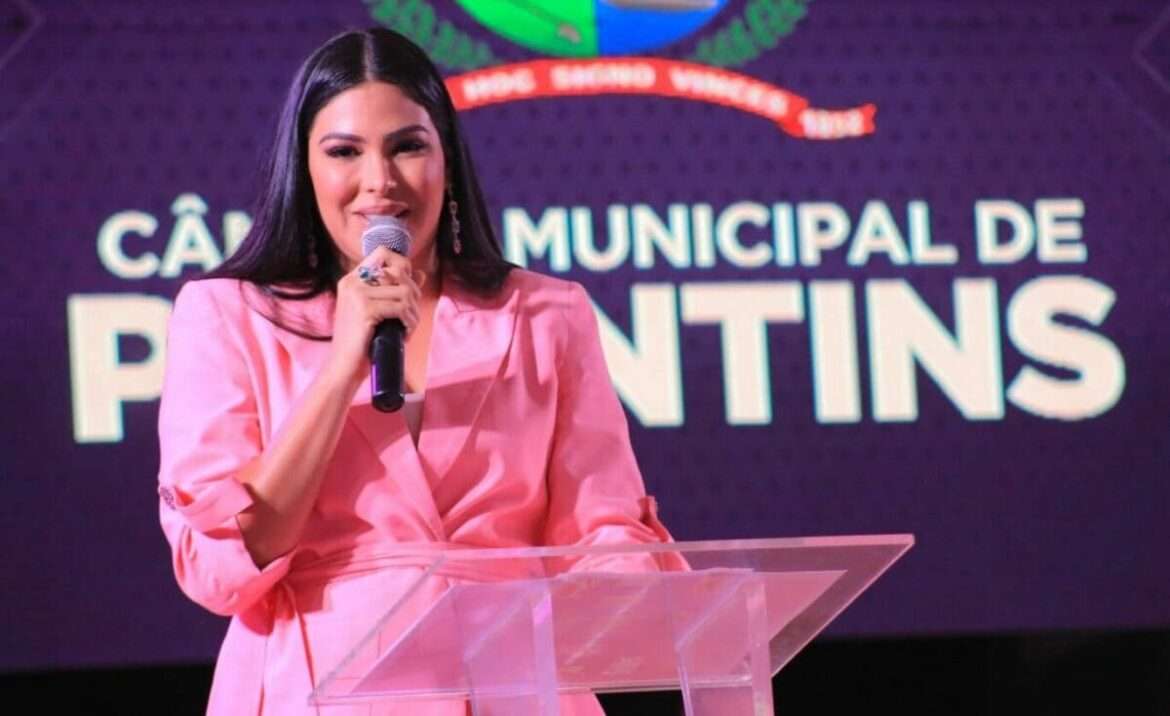 Mayra Dias recebe título de cidadania parintinense